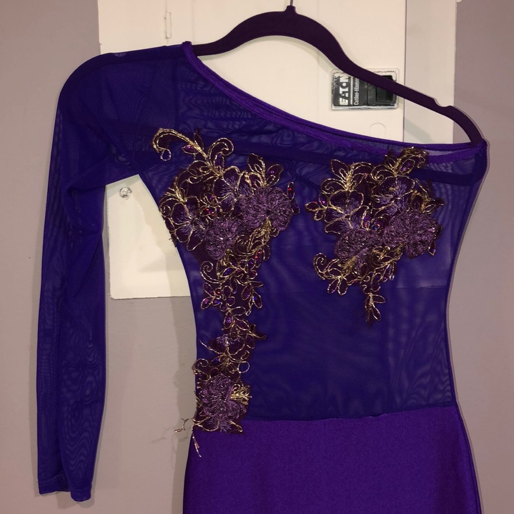Dress - Picture 2 of 4